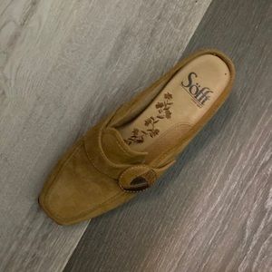 Casual and cozy dress shoe